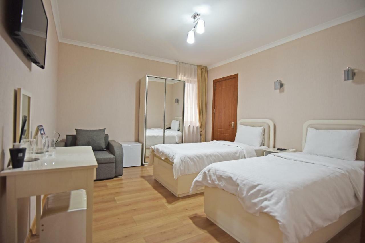 Sama Grand Hotel Tiflis Exterior foto