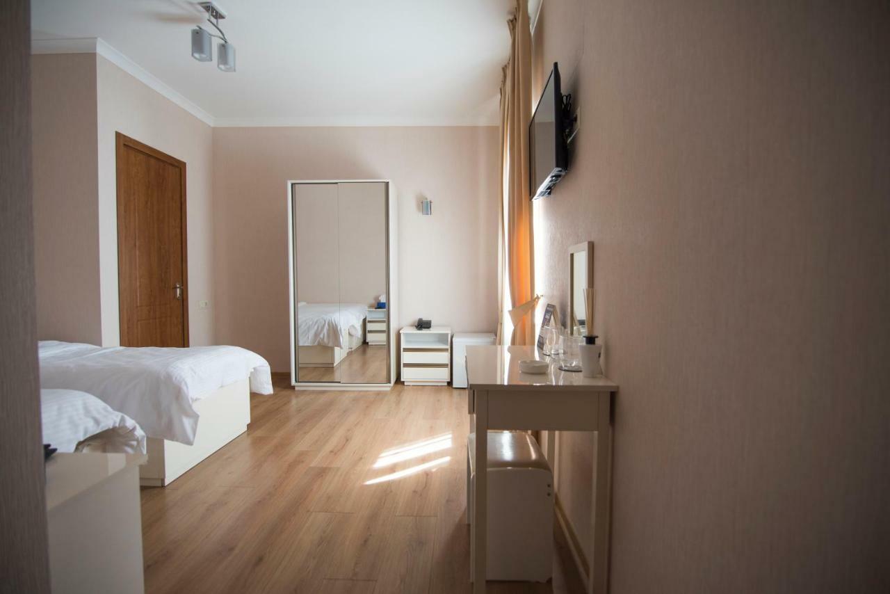 Sama Grand Hotel Tiflis Exterior foto